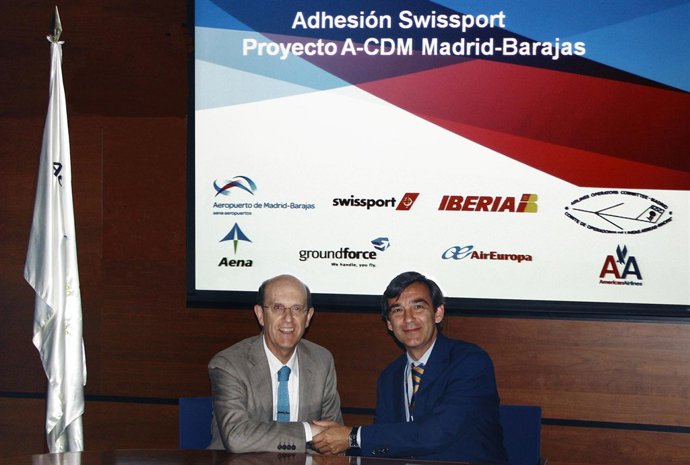 M.Angel Oleaga, Director De Madrid-Barajas Y  Enrique Fernández De Swisspor