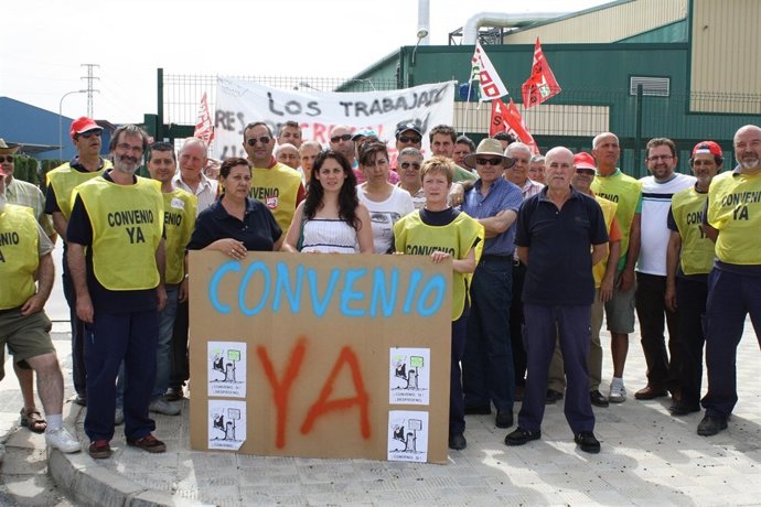 Visita De Marina Segura A Cown Embalajes