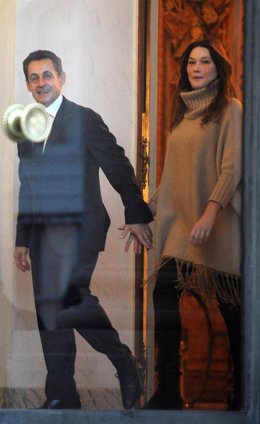 Nicolas Sarkozy y Carla Bruni, de la mano
