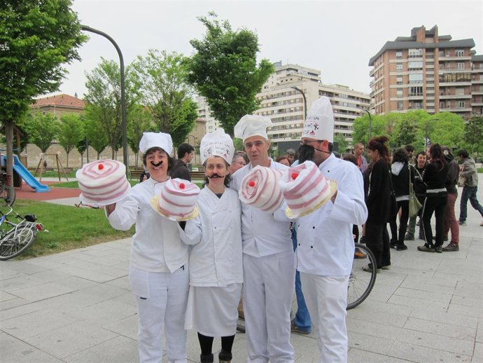 Concentrados Por La Citación A Dos Procesados Por Los 'Tartazos' A Barcina.