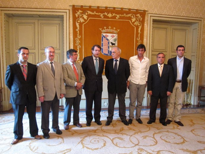 Autoridades En La Presentación Del Campeonato De España De Ciclismo 2012