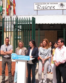 Visita Del PP-A A La Asociación De Vecinos 'Raíces'