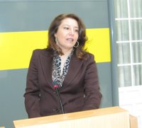 Crespo pide a Griñán que deje de culpar al Gobierno central de sus recortes presupuestarios