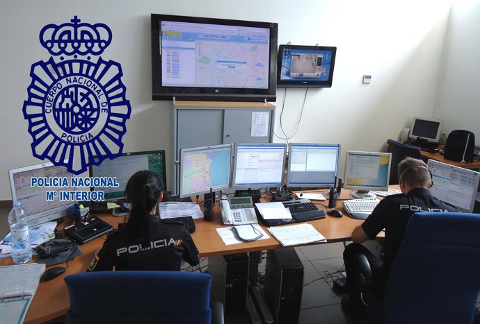 Sala De 091 De La Policía Nacional