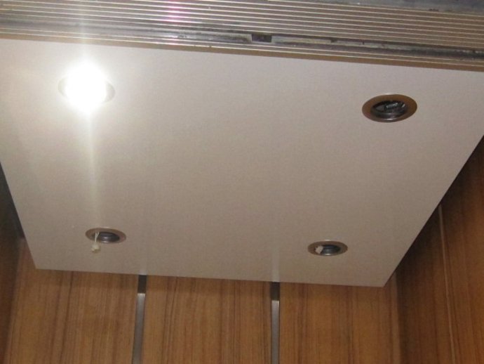 Techo De Un Ascensor