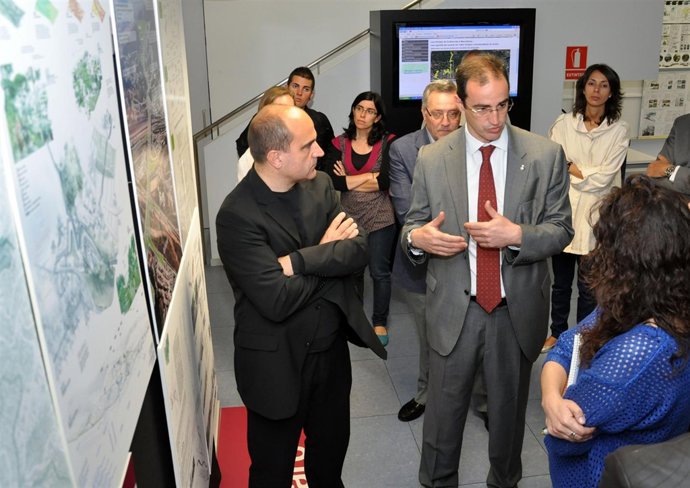 El Arquitecto Jefe Vicent Guallart Y El Teniente De Alcalde Antoni Vives