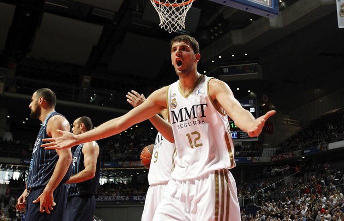 Mirotic Real Madrid Estudiantes