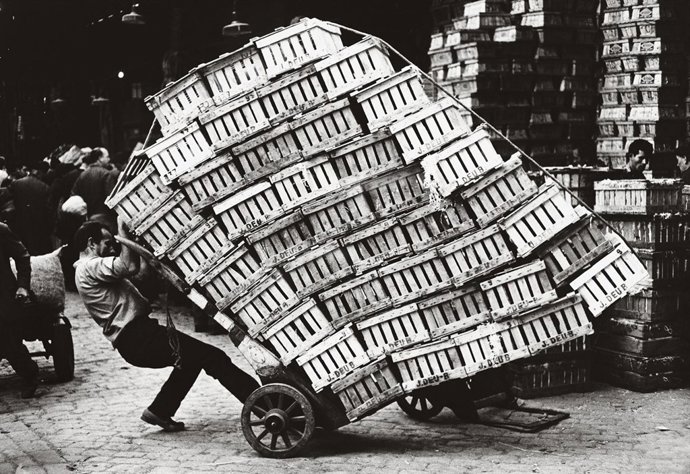 Una De Las Instantáneas De 'Los Inquietos. Iconos De La Fotografía Española'