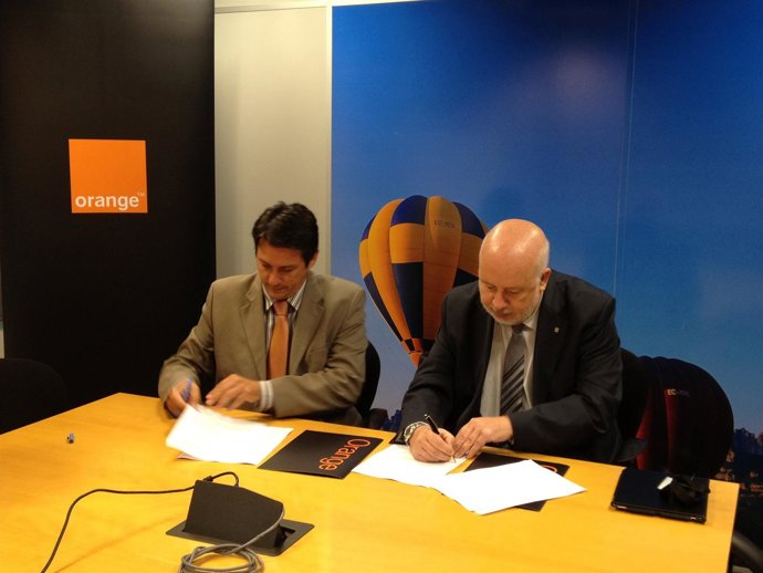 Daniel Pujol (Orange) Y Agustí Serrano (CAT112)