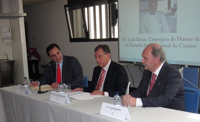 José Rolando Álvarez, Juan José Mateos Y El Cocinero Luis Irízar
