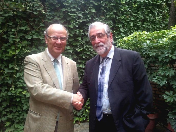 El Presidente De La AVL, Ramon Ferrer, Y El Director Del IRL, Vicenç Villatoro