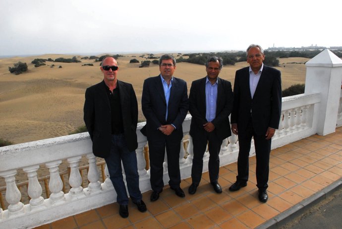 Alcalde De San Bartolomé De Tirajana, Marco Aurelio Pérez (2º Por La Dch) 