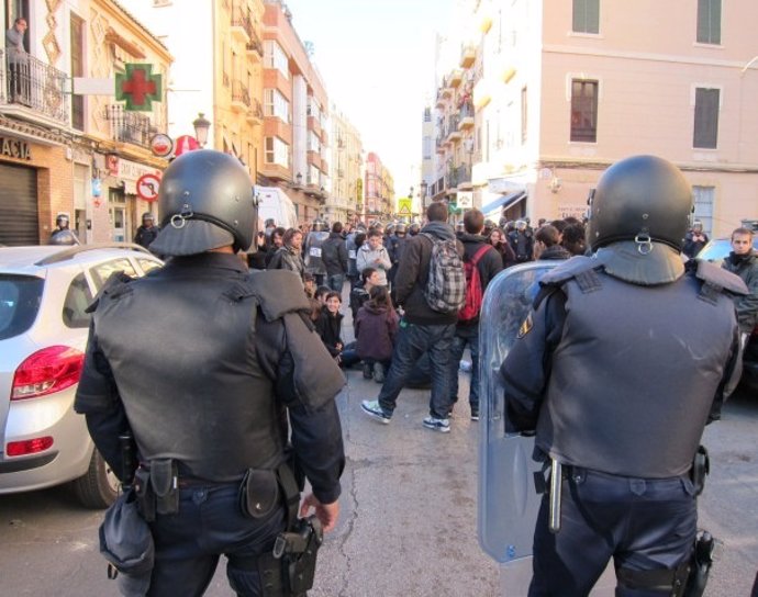 Manifestantes En Zapadores En La 'Primavera Valenciana'