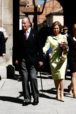 Los reyes en la entrega a Marsé de los premios cervantes