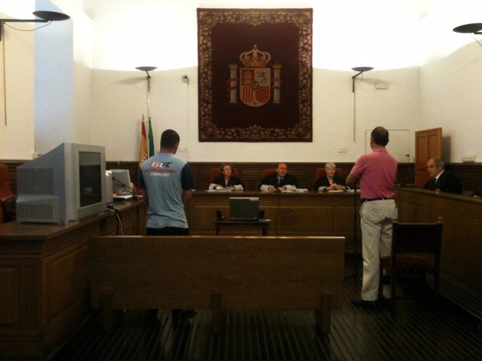 Juicio Contra El Patrón De Una Patera En Granada