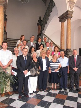 Víctimas Del Terrorismo Con Representantes Políticos Y De Cuerpos De Seguridad