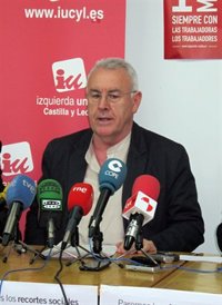 Cayo Lara afirma que nadie ha gobernado en la historia de la Democracia "a golpe de decreto ley" como el actual