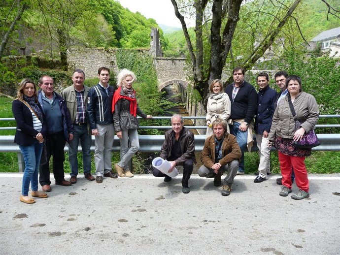 Visita De Parlamentarios A La Fábrica De Armas De Orbaitzeta.