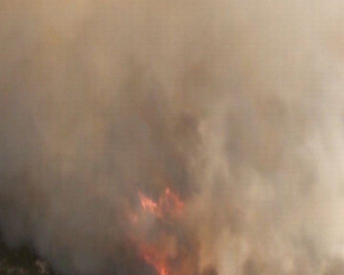 Permanece activo el incendio de Rasquera