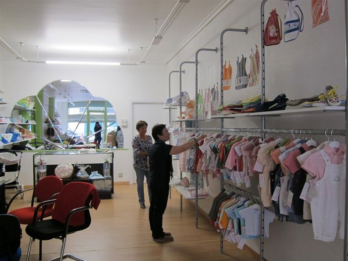 Lomba Y Ferrero Preparan La Tienda 'Le Damos La Vuelta' Para Su Apertura.