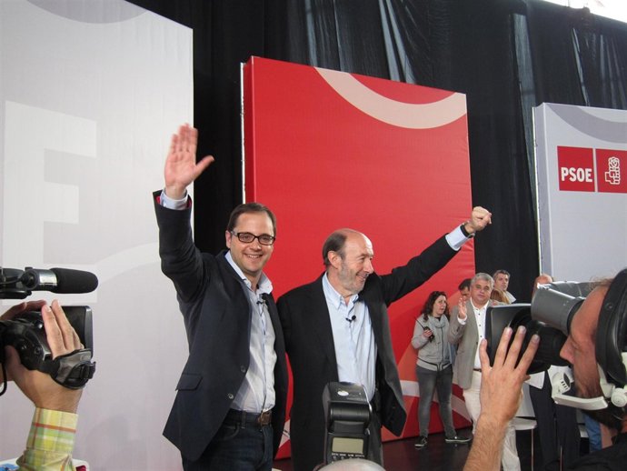Alfredo Pérez Rubalcaba Junto A César Luena En Riojaforum
