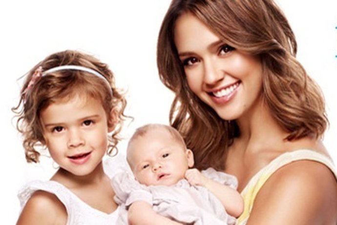 Jessica  Alba y sus hijas