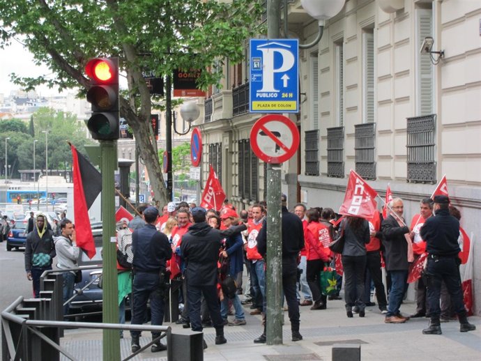 Concentración De Trabajadores De RTVV En La Audiencia Nacional