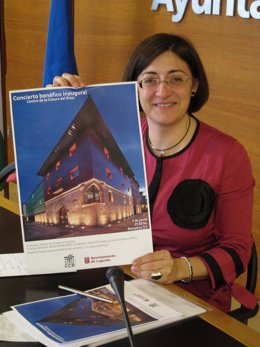 Montes Enseña El Cartel Del Concierto De Apertura Del CCR