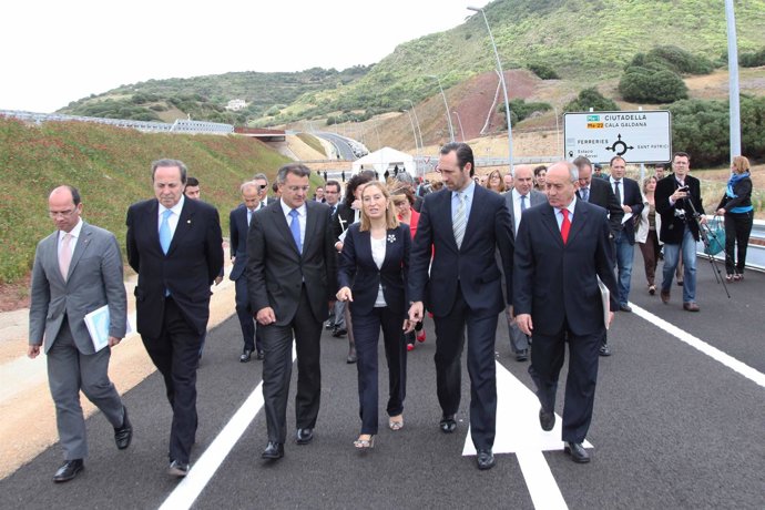 Ana Pastor Y José Ramón Bauzá En La Variante De Ferreries