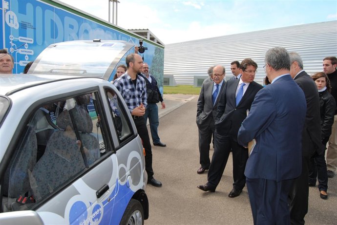 Turismo Biplaza Con Pila De Combustible Alimentada Con Hidrógeno