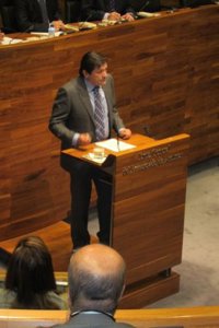 Fernández aprobará recortes, pero dice que "no hay un solo cauce para la austeridad"