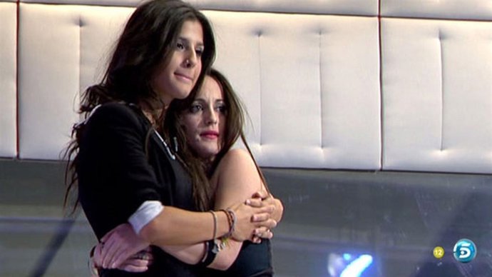 María y Pipi, de 'Gran Hermano 12+1', se abrazan 