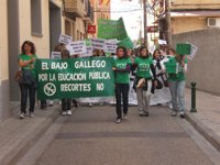 Profesores, padres y alumnos de la comarca del Bajo Gállego protestan en defensa de la enseñanza pública