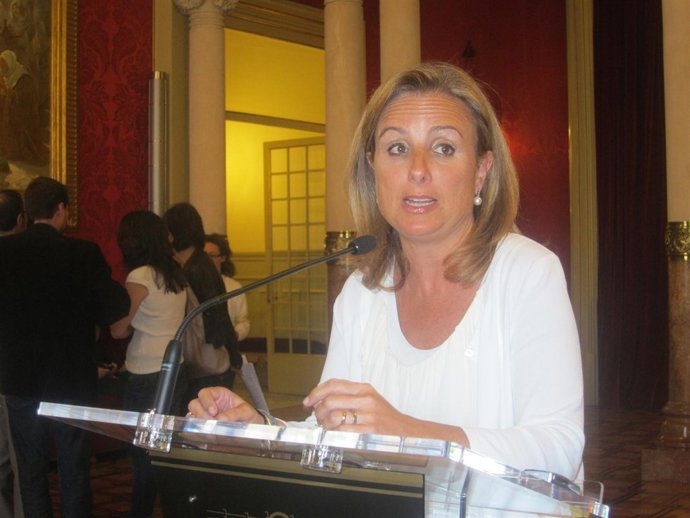 Mabel Cabrer En El Parlament