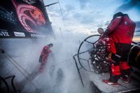 Vela/VOR.- La flota, que sigue liderada por 'Groupama', se recupera tras ser 'engullida' por 'Alberto' 