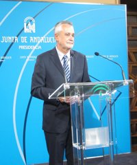 Griñán asegura que el objetivo es preservar los 23.805 empleos públicos a tiempo completo pese a ajustes