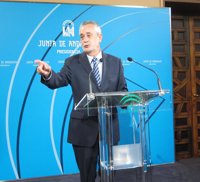 Griñán afirma que el informe de Cámara de Cuentas dio lugar a una modificación del procedimiento, "corregido ya"