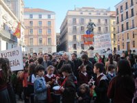 La Comunidad se compromete a llevar a los 217 alumnos del San Ildefonso y a sus profesores a un mismo centro