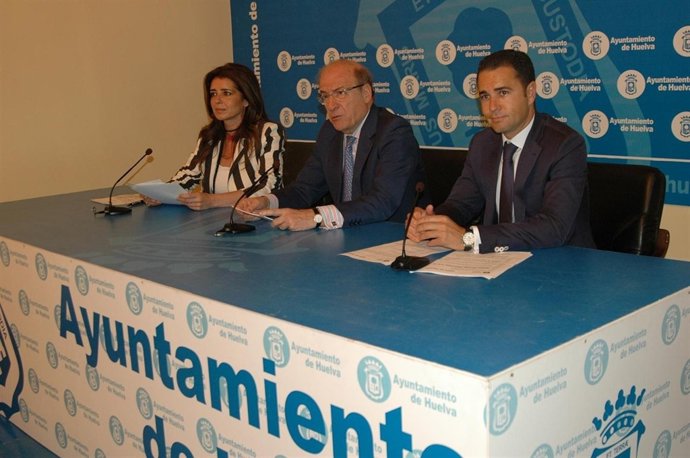 El Alcalde De Huelva, Pedro Rodríguez, Presenta El Plan Municipal 'Romero'. 