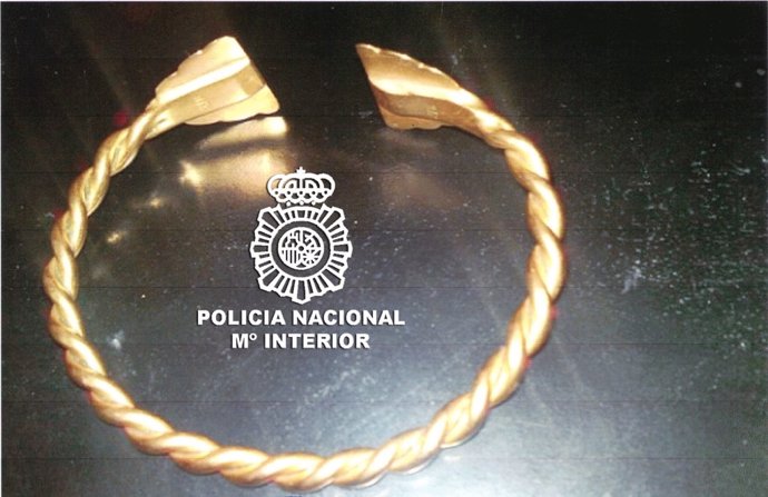 Pulsera Sustraída En Pontevedra Valorada En 5.000 Euros.
