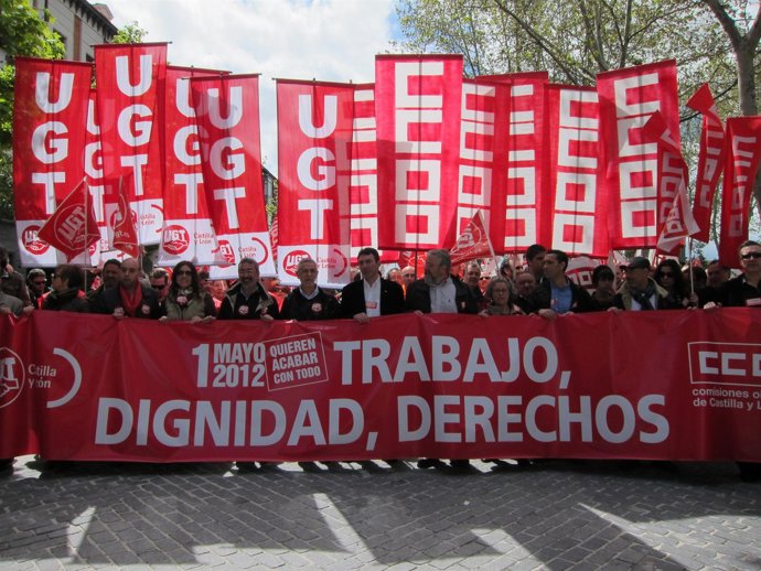 Agustín Prieto Y Ángel Hernández Encabezan La Manifestación De Valladolid