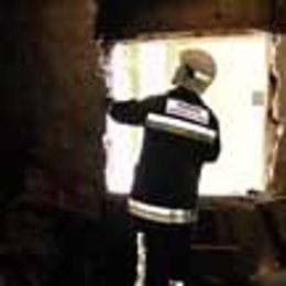 Bomberos De La Comunidad Trabajando