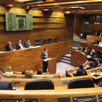 Fernández coincide con IU en impulsar políticas industriales para orientar el modelo productivo