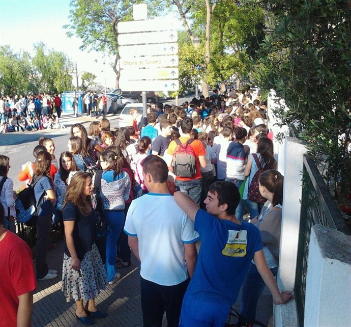 Alumnos Del IES Juan Ramón Jiménez De Moguer. 