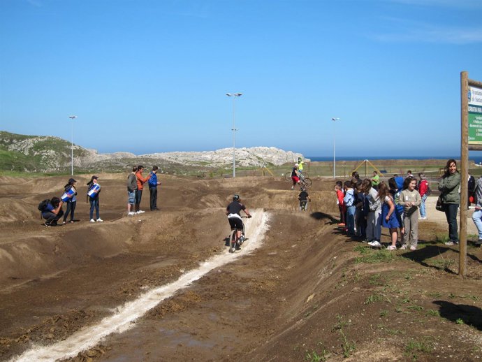 Zona De Bici-Cross Del Parque De Rostrío