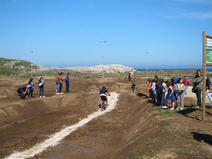 Zona De Bici-Cross Del Parque De Rostrío