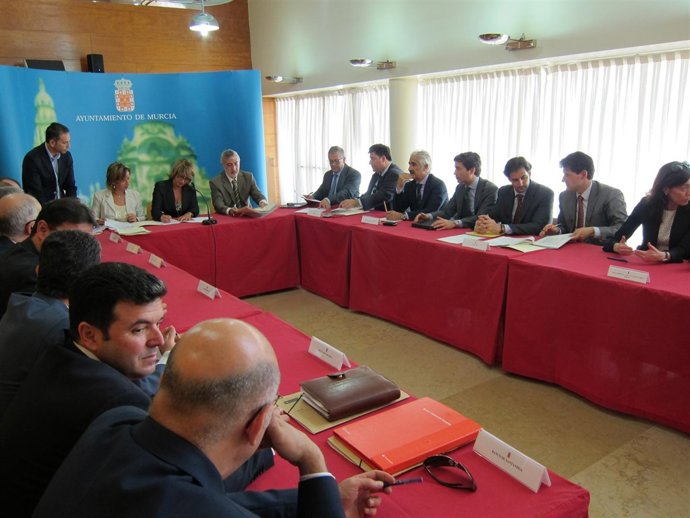 Firma Del Plan De Pagos A Proveedores Del Ayuntamiento De Murcia