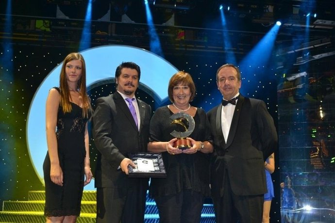 Entrega De Premio A Logitravel Por Costa Cruceros