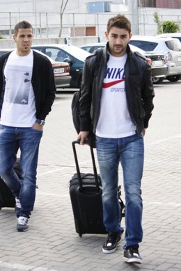 Alvaro Dominguez Y Adrian