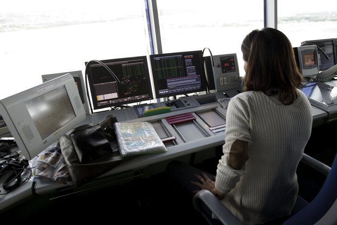 Torre De Control, Controladores Aéreos